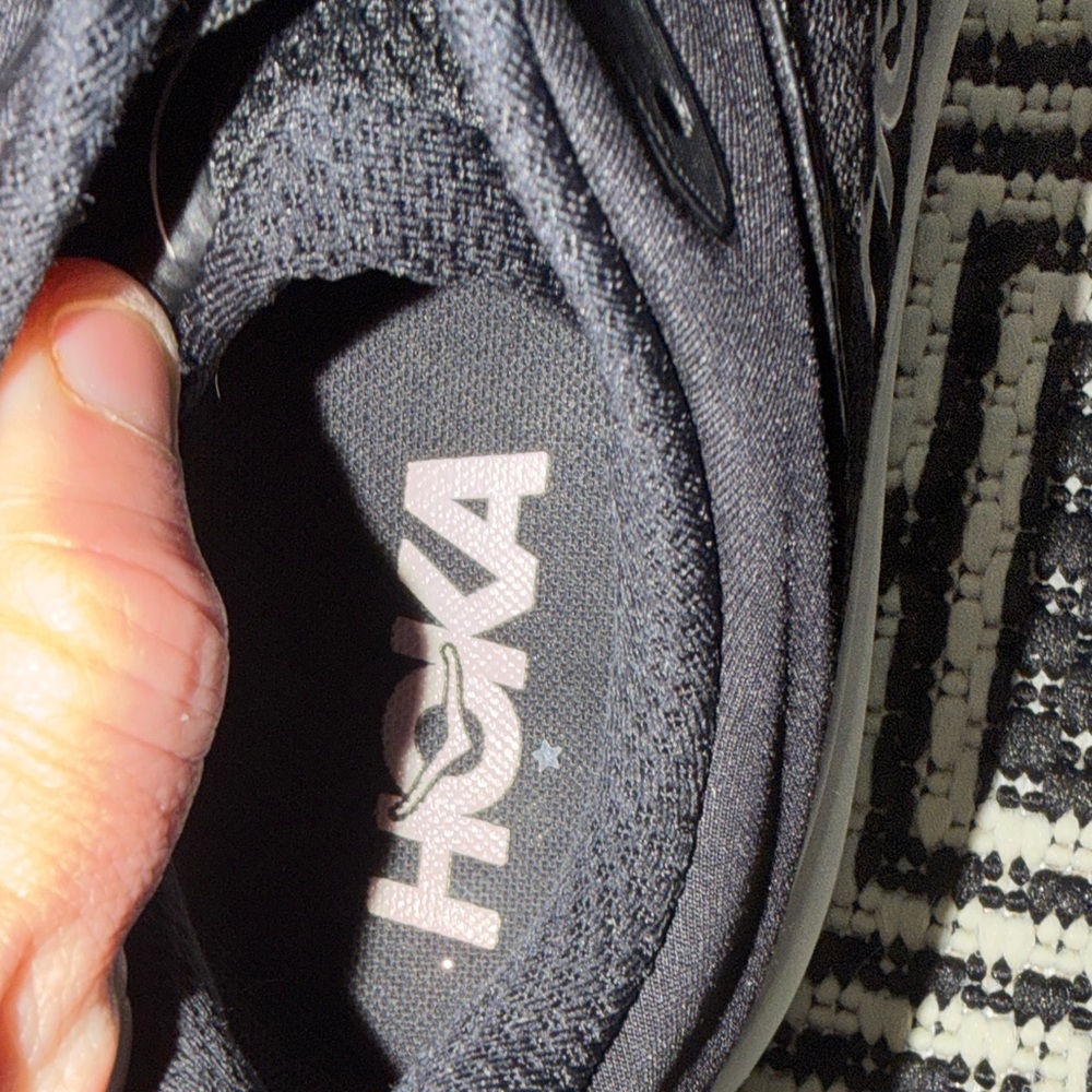 HOKA Black and White Running Shoes Bondi 9, Women’s 8.5B EUC - Picture 10 of 11